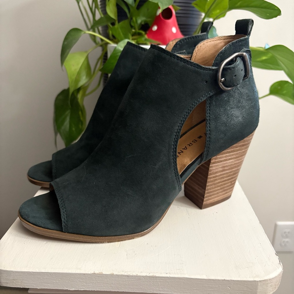 Lucky Brand Dark Green Peep Toe Heels